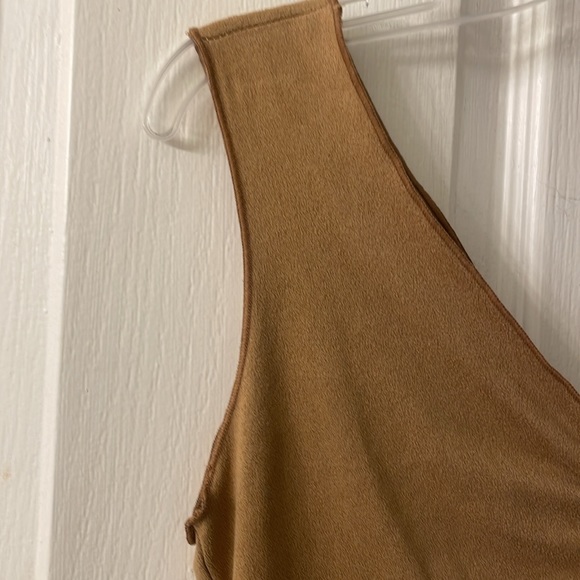Tan faux suede sleeveless v-neck shirred laser cut tie front  top size small - Picture 5 of 9